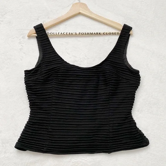Cropped Ribbed Tank Top - Picture 1 of 6